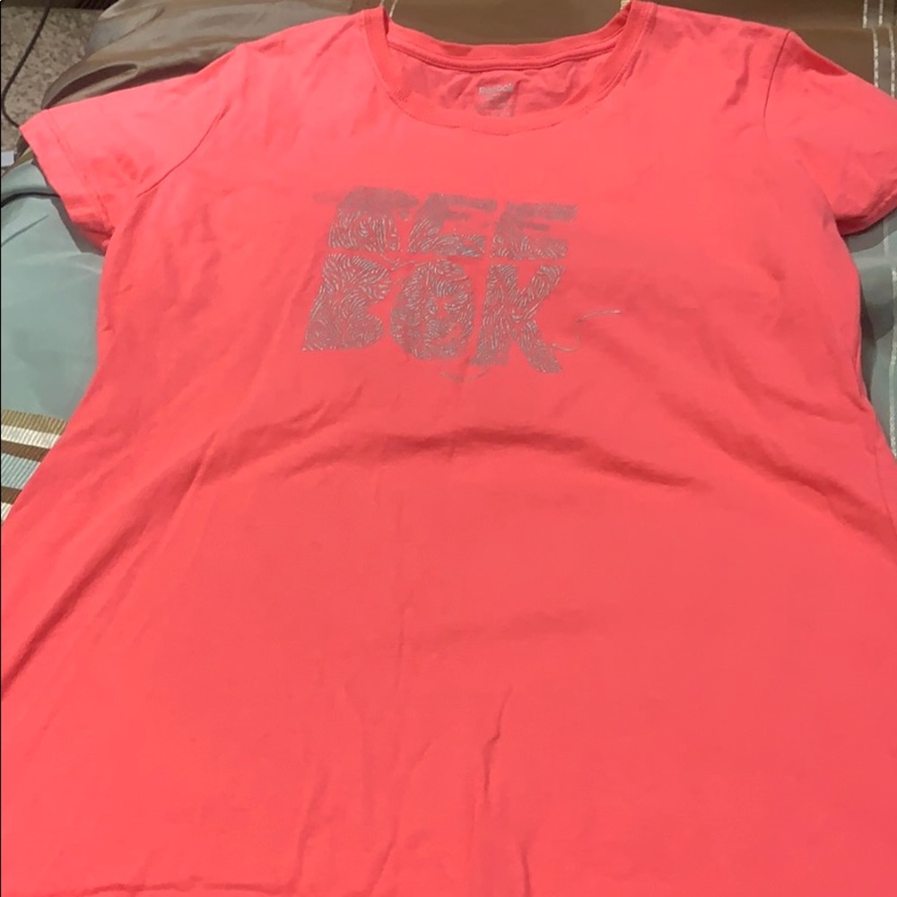 Reebok tee size large